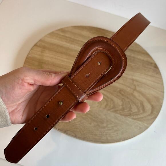 LOFT Tan Vegan Leather Outlander Loop Brass Stud Belt Size Large - Picture 2 of 10